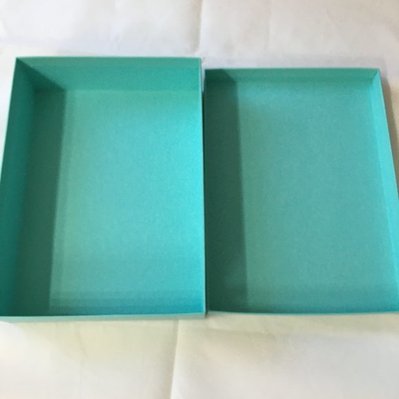 Tiffany Empty Box Wide and Flat 9x6.5x2.25 inches - Picture 3 of 7